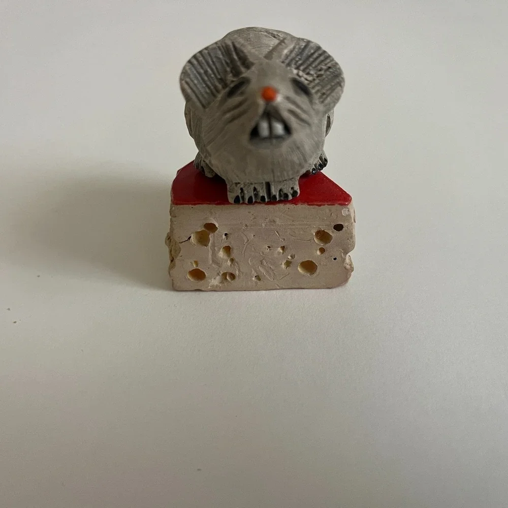 Vintage Mouse Cheese Wedge Resin‎ Figurine Grey Mouse Marked Miniature Decor